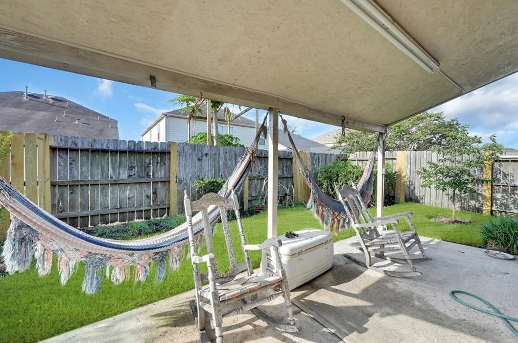 16434 Misty Paloma Dr, Houston TX  77049-3136 exterior