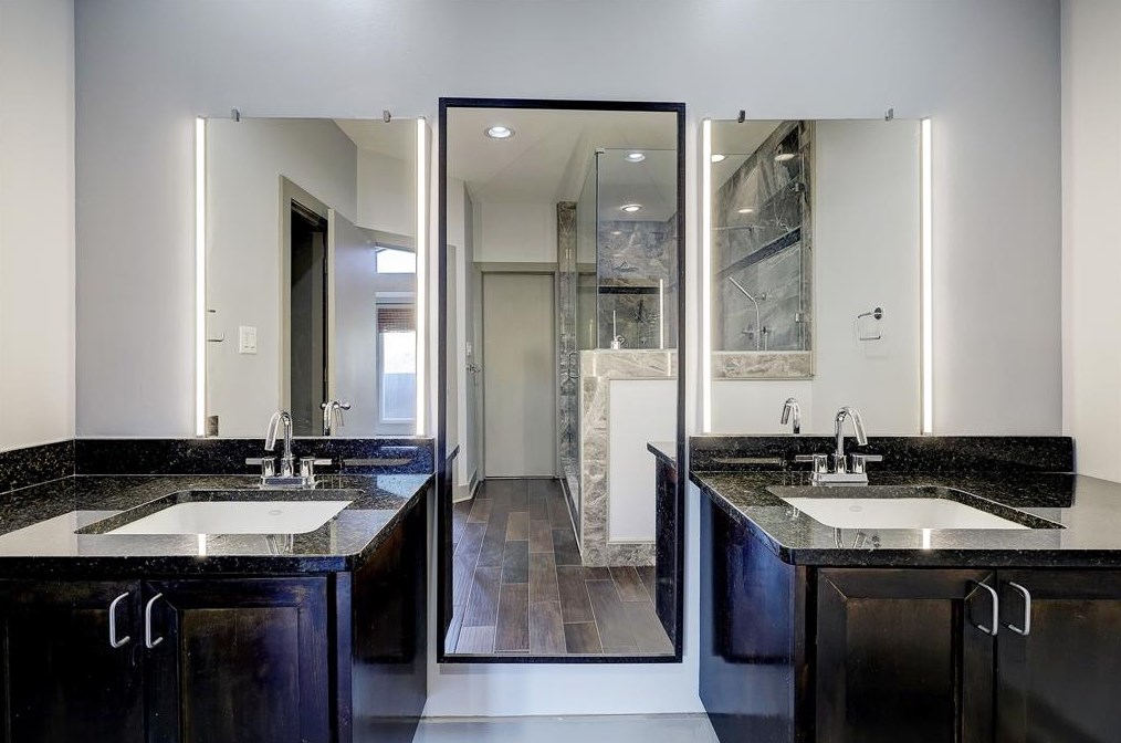 2020 Tuam, Houston TX  77004-1349 exterior
