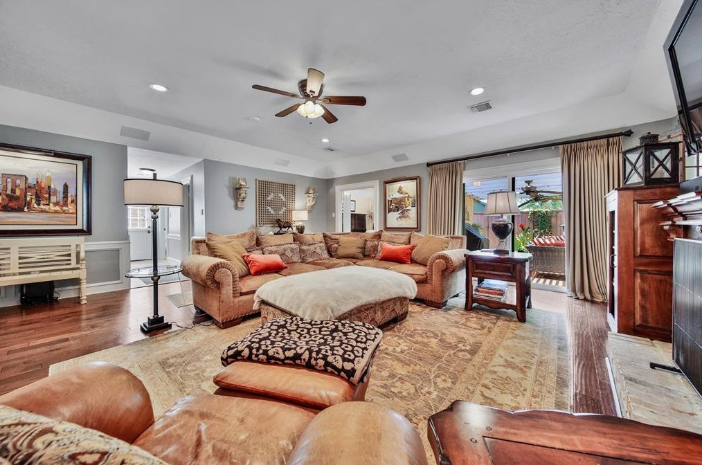 14015 Jupiter Hl Dr, Houston TX  77069-1702 exterior