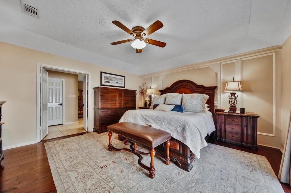 14015 Jupiter Hl Dr, Houston TX  77069-1702 exterior