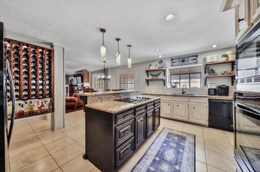 14015 Jupiter Hl Dr, Houston TX  77069-1702 exterior
