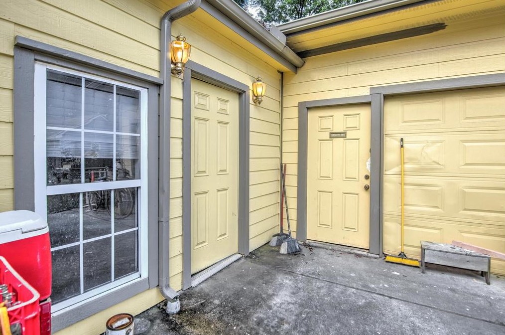 8205 Appleton St, Houston TX  77022-6120 exterior