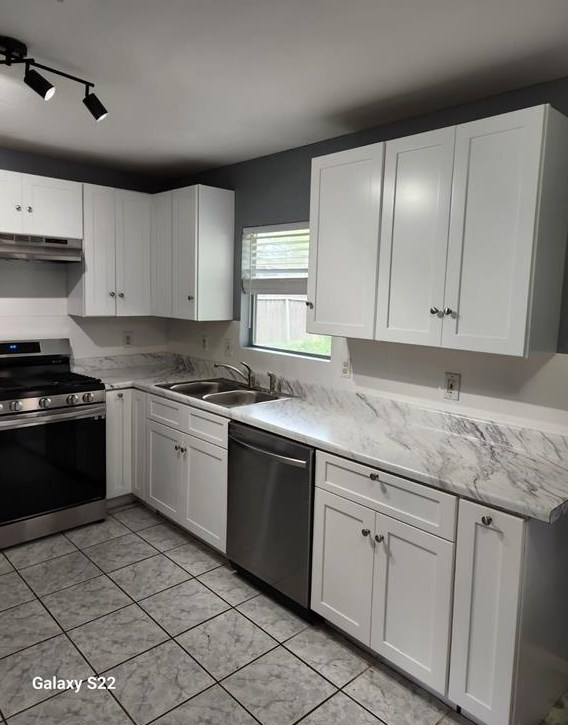 9423 Crystal Cove Cir, Houston TX  77070-1900 exterior