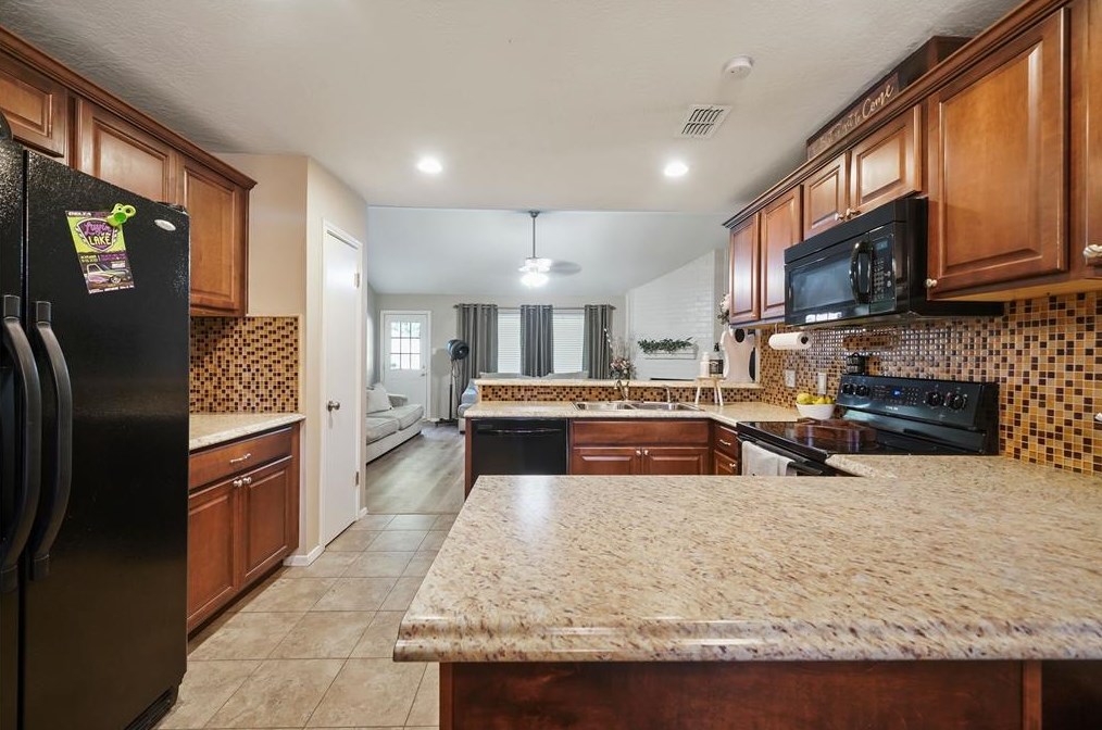 5819 Woodmancote Dr, Humble TX 77346-2653 exterior