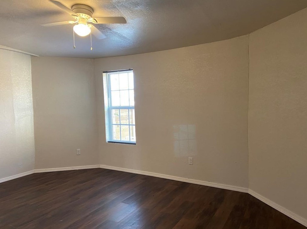 12115 Segrest Dr, Houston TX  77047-1623 exterior