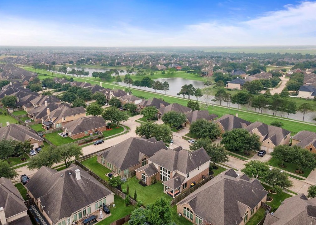 2617 Nightsong Dr, Pearland TX  77584-3736 exterior