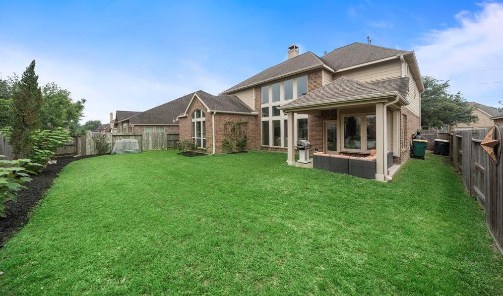 2617 Nightsong Dr, Pearland TX  77584-3736 exterior