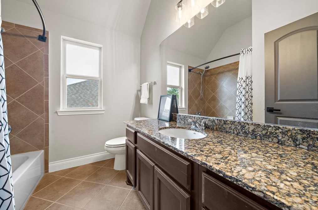 2617 Nightsong Dr, Pearland TX  77584-3736 exterior