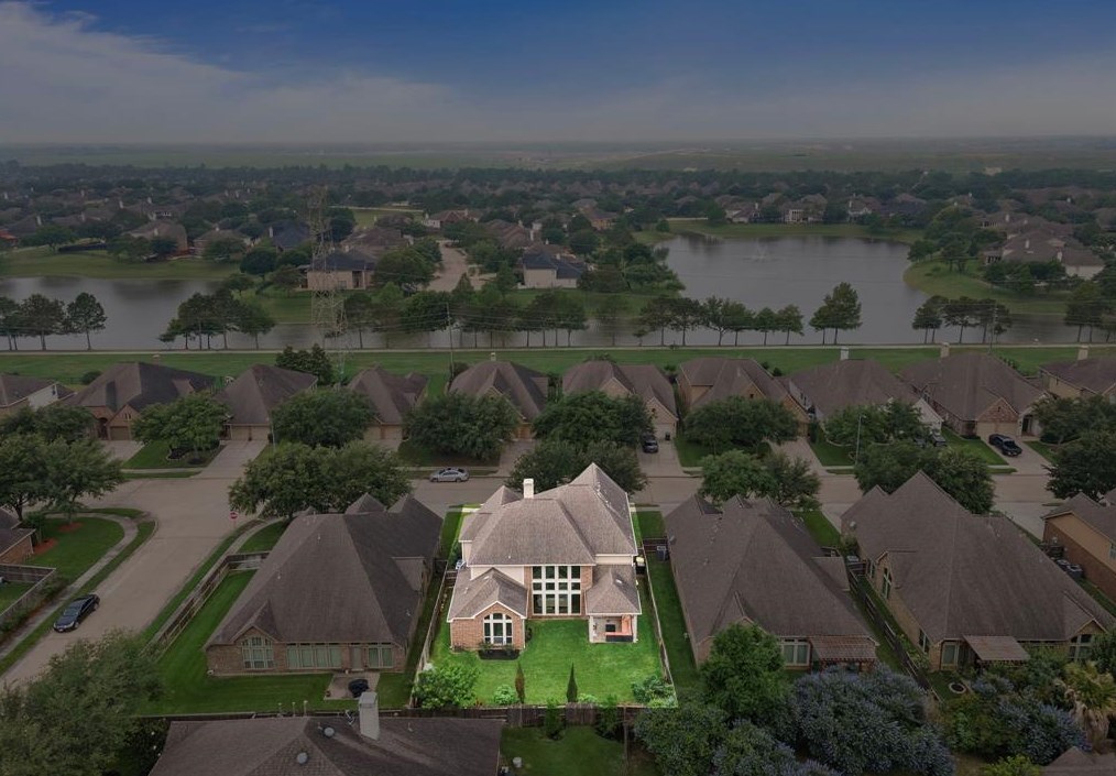 2617 Nightsong Dr, Pearland TX  77584-3736 exterior