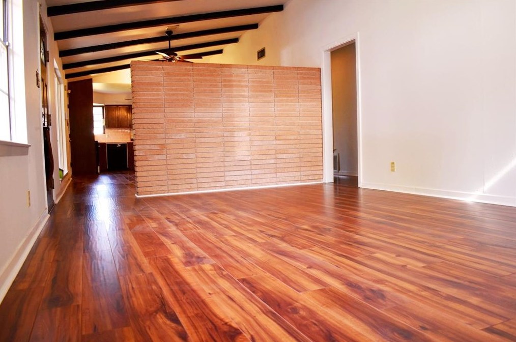 5126 Beechnut St, Houston TX  77096-1423 exterior