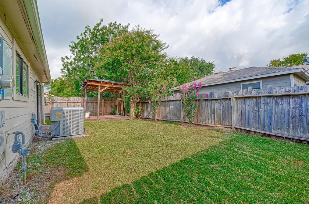 12822 Westpark Dr, Houston TX  77082-3950 exterior