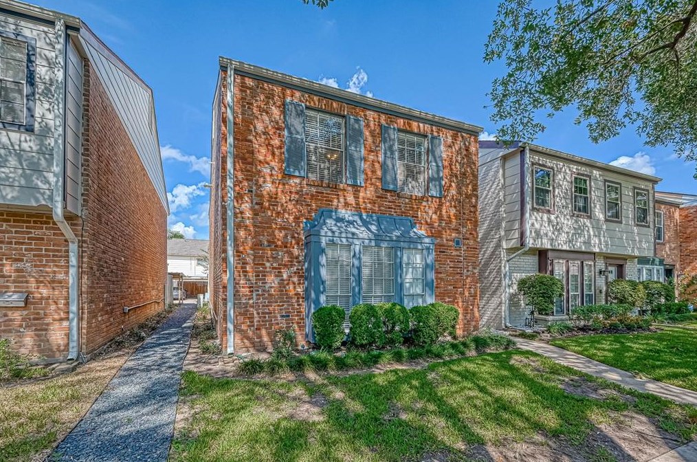 14179 Misty Meadow Ln, Houston TX  77079-3159 exterior