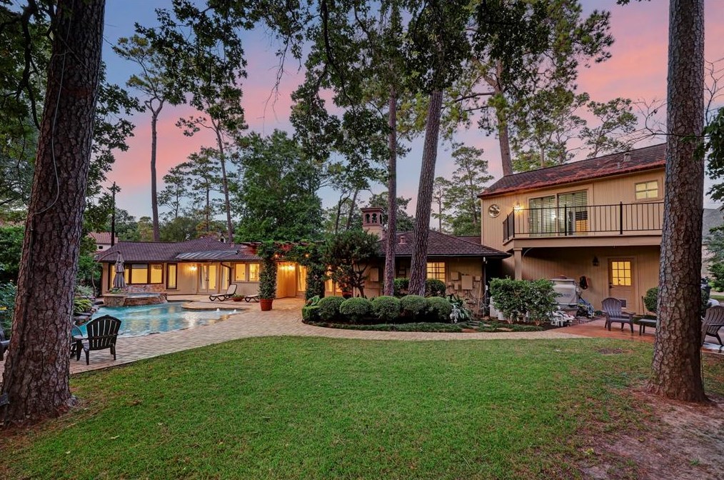 147 Knipp Rd, Houston TX  77024-5023 exterior