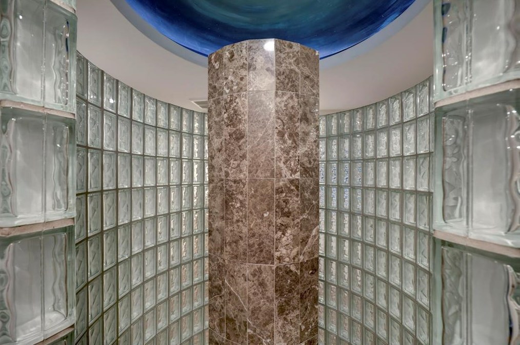 147 Knipp Rd, Houston TX  77024-5023 exterior