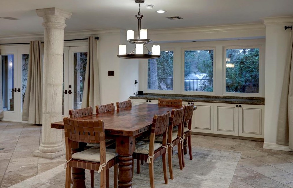 147 Knipp Rd, Houston TX  77024-5023 exterior