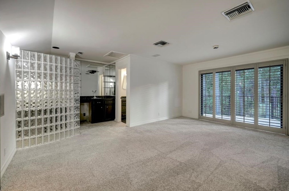 147 Knipp Rd, Houston TX  77024-5023 exterior