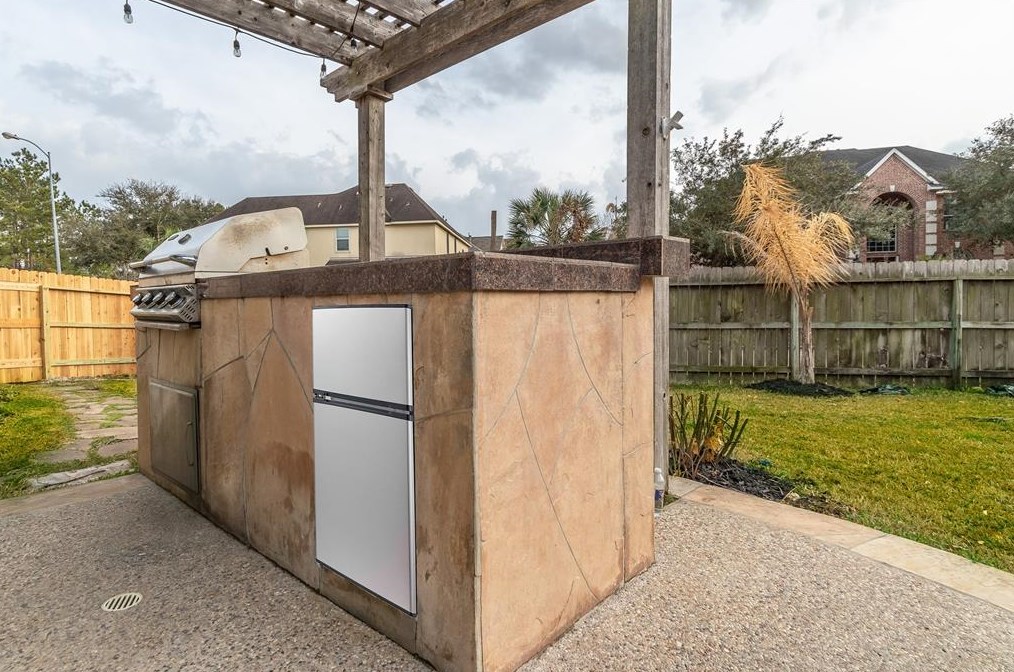 8123 Cranbrook Holw Ln, Houston TX  77095-4946 exterior