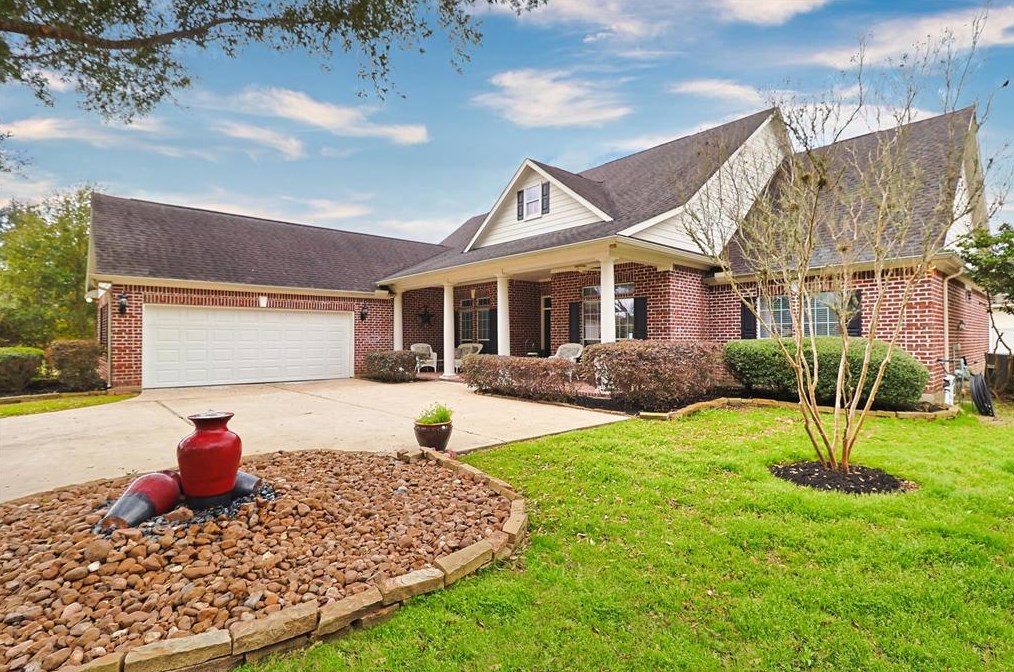 33334 Winsford St, Fulshear TX 77441-4040 exterior