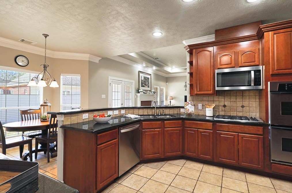 33334 Winsford St, Fulshear TX 77441-4040 exterior