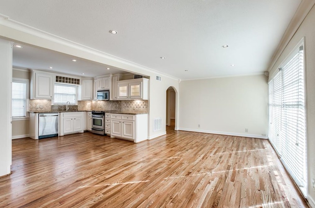 1750 Wroxton Ct, Houston TX  77005-1717 exterior