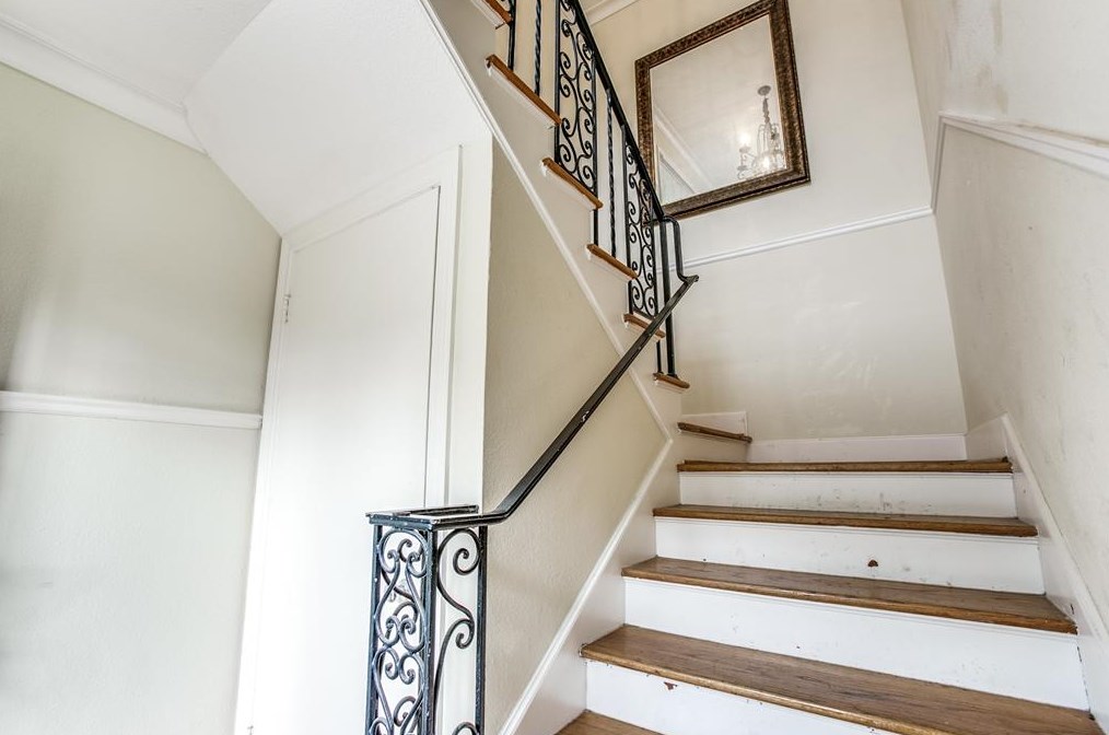 1750 Wroxton Ct, Houston TX  77005-1789 exterior