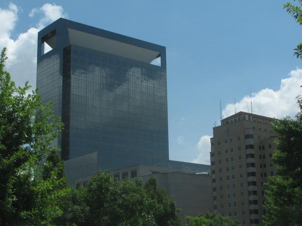 1750 Wroxton Ct, Houston TX  77005-1717 exterior