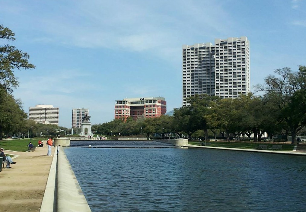 1750 Wroxton Ct, Houston TX  77005-1717 exterior