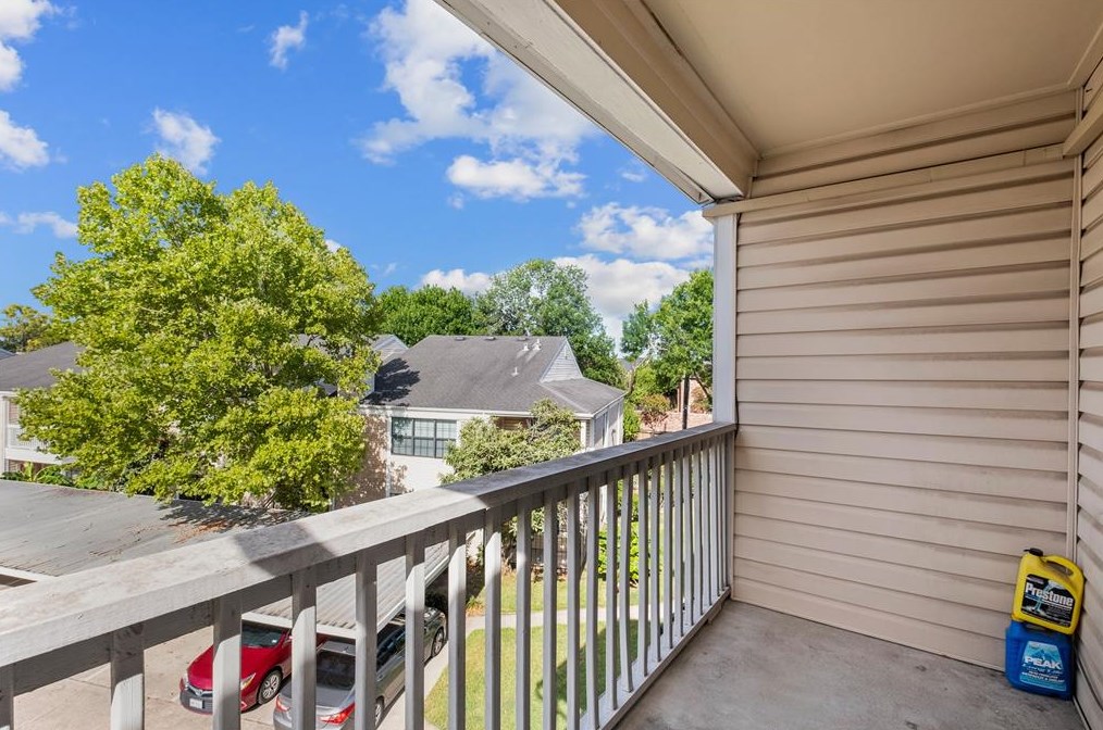 2750 Holly Hall St, Houston TX  77054-4109 exterior