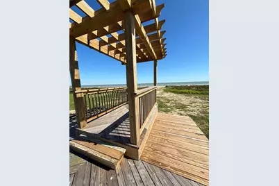 663 Arlo Terrace, Gilchrist, TX 77617 - Photo 11