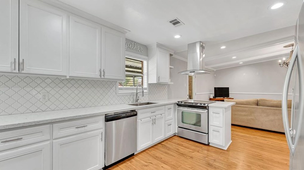 435 Castlebar Ct, Houston TX  77015-3051 exterior