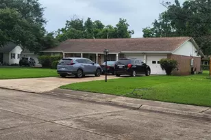 119 Poppy Street Street SE, Lake Jackson, TX 77566 - Photo 3