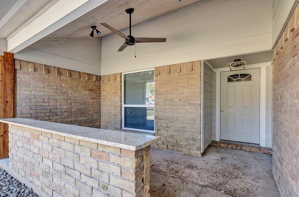 5515 Bridge Forest Dr, Houston TX  77088-2817 exterior