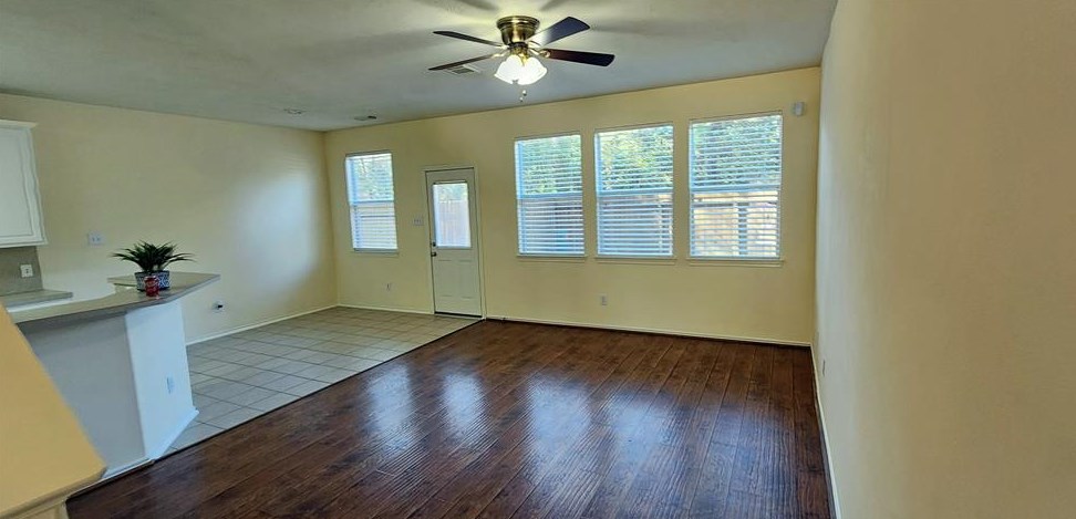 254 Liriope Ct, Conroe TX  77384-4823 exterior