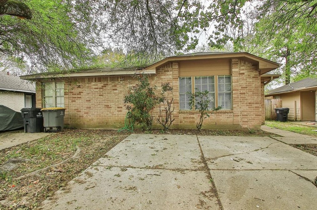 22118 Moss Falls Ln, Spring TX  77373-8720 exterior