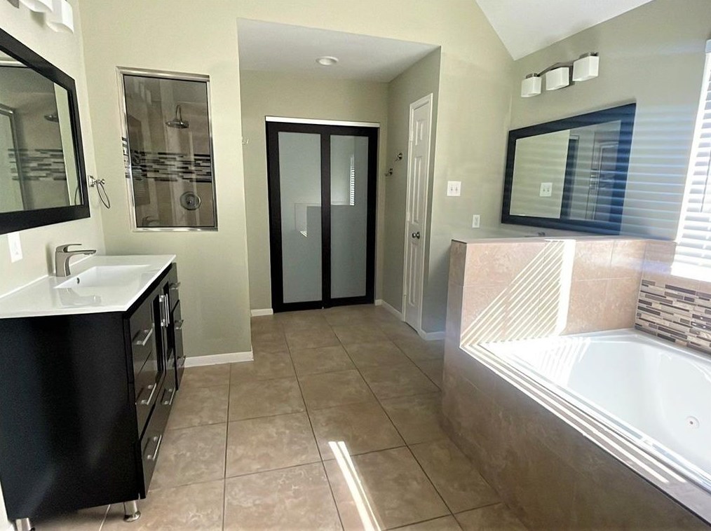 13418 Lynnville Dr, Houston TX  77065-3118 exterior