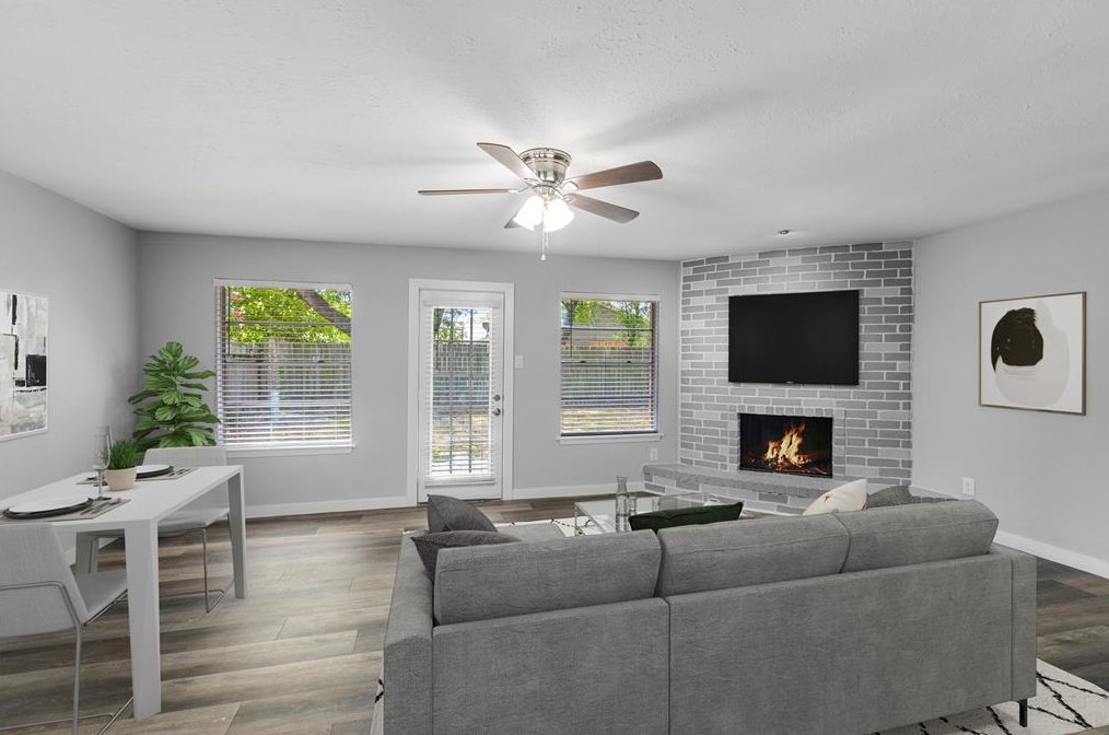 2051 Delphi Ln, Houston TX  77067-2105 exterior