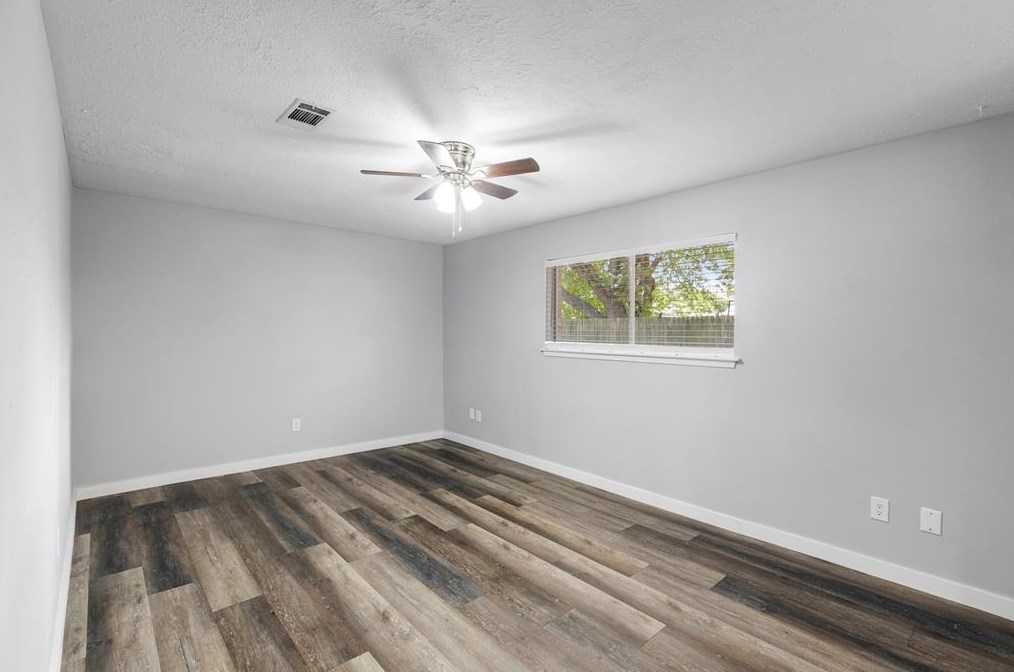2051 Delphi Ln, Houston TX  77067-2105 exterior
