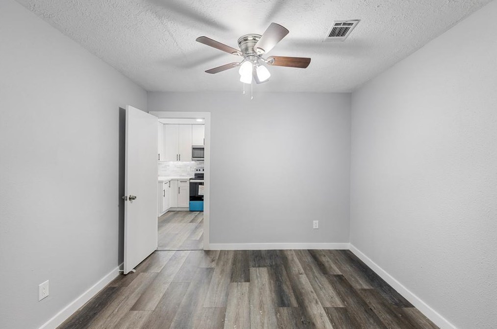 2051 Delphi Ln, Houston TX  77067-2105 exterior