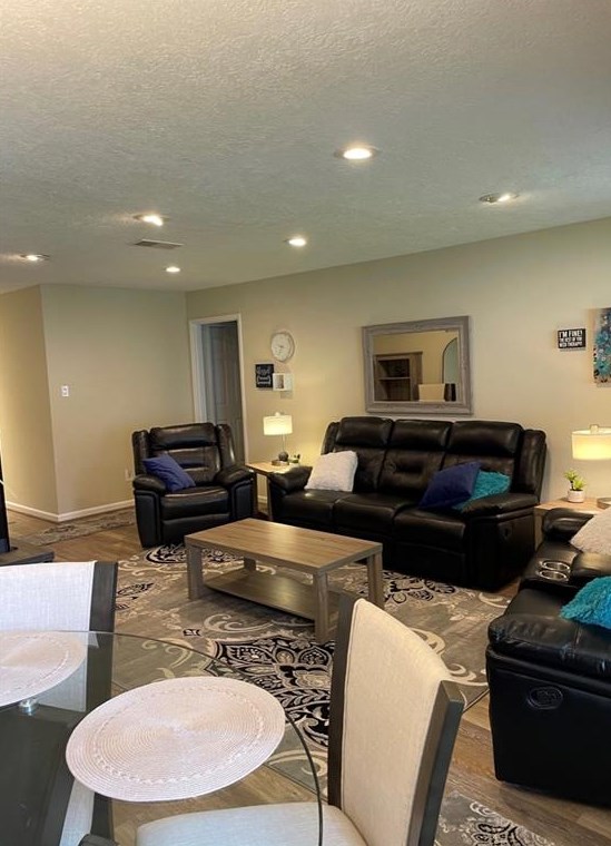 707 Hildred Ave, Conroe TX  77303-1717 exterior