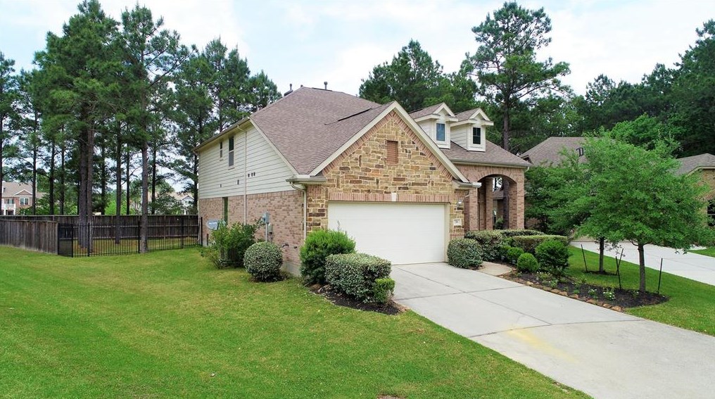 74 Whistling Swan Pl, Spring TX  77389-2049 exterior