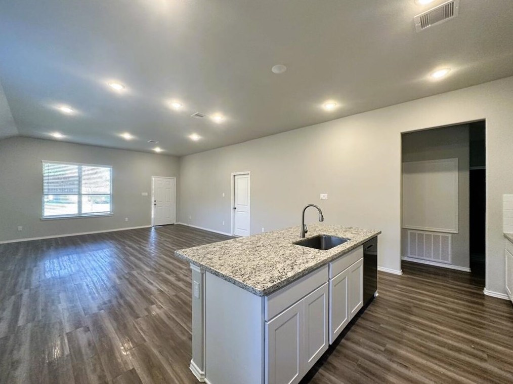 800 Lovebug Ln, Conroe TX  77301-2141 exterior