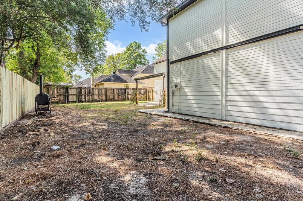 17512 Ponderosa Pne Dr, Houston TX  77090-2060 exterior