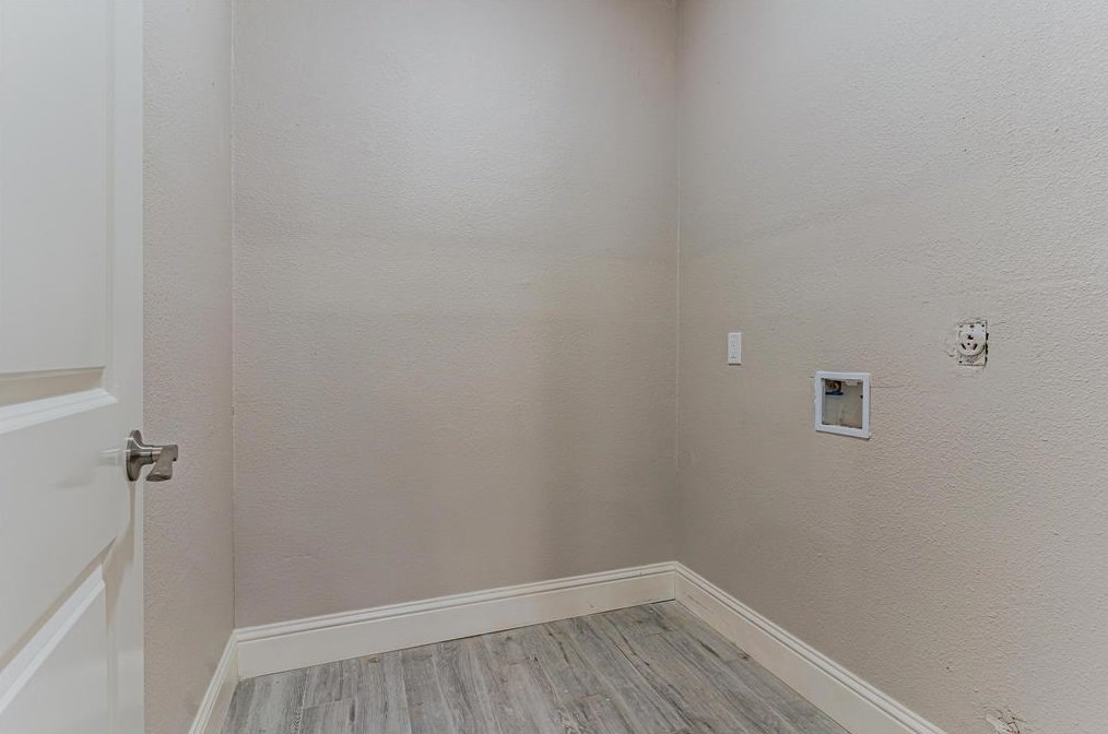 17512 Ponderosa Pne Dr, Houston TX  77090-2060 exterior