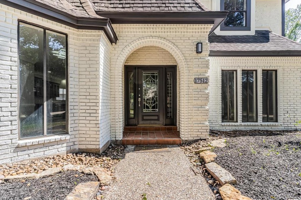 17512 Ponderosa Pne Dr, Houston TX  77090-2060 exterior