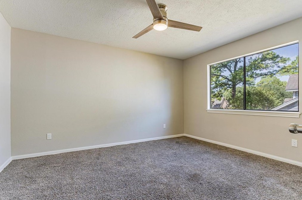 17512 Ponderosa Pne Dr, Houston TX  77090-2060 exterior