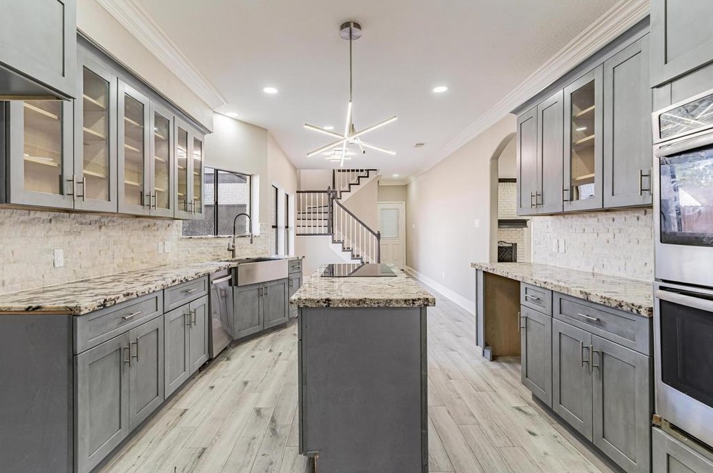 17512 Ponderosa Pne Dr, Houston TX  77090-2060 exterior