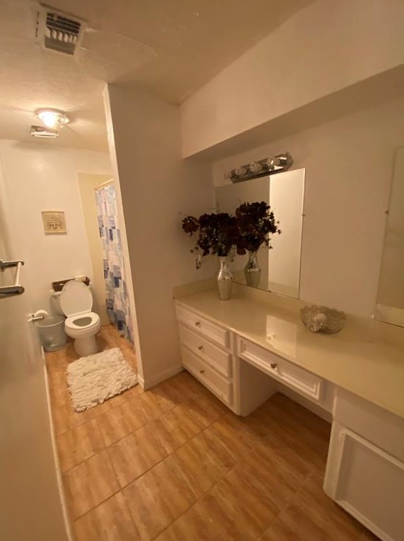 7634 Antoine Dr, Houston TX  77066-4444 exterior