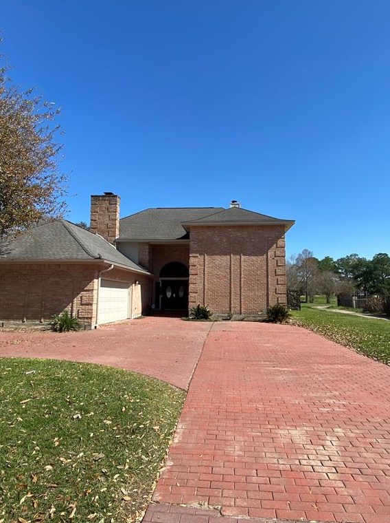 7634 Antoine Dr, Houston TX  77066-4444 exterior