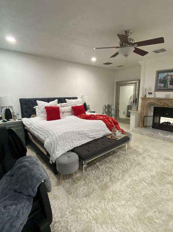 7634 Antoine Dr, Houston TX  77066-4444 exterior