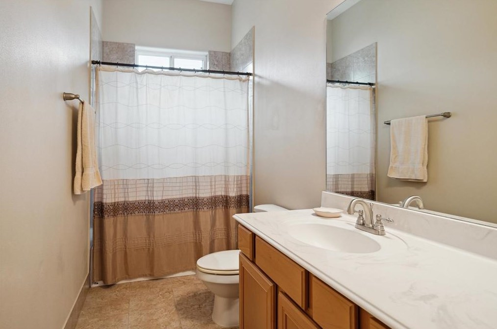 801 Pizer St, Houston TX  77009-5252 exterior